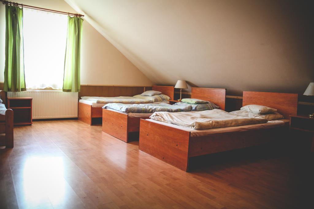Borostyankert Etterem & Vendeghaz Hotell Sitke Exteriör bild