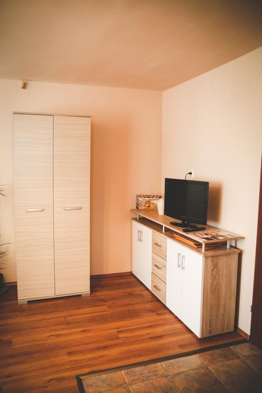 Borostyankert Etterem & Vendeghaz Hotell Sitke Exteriör bild