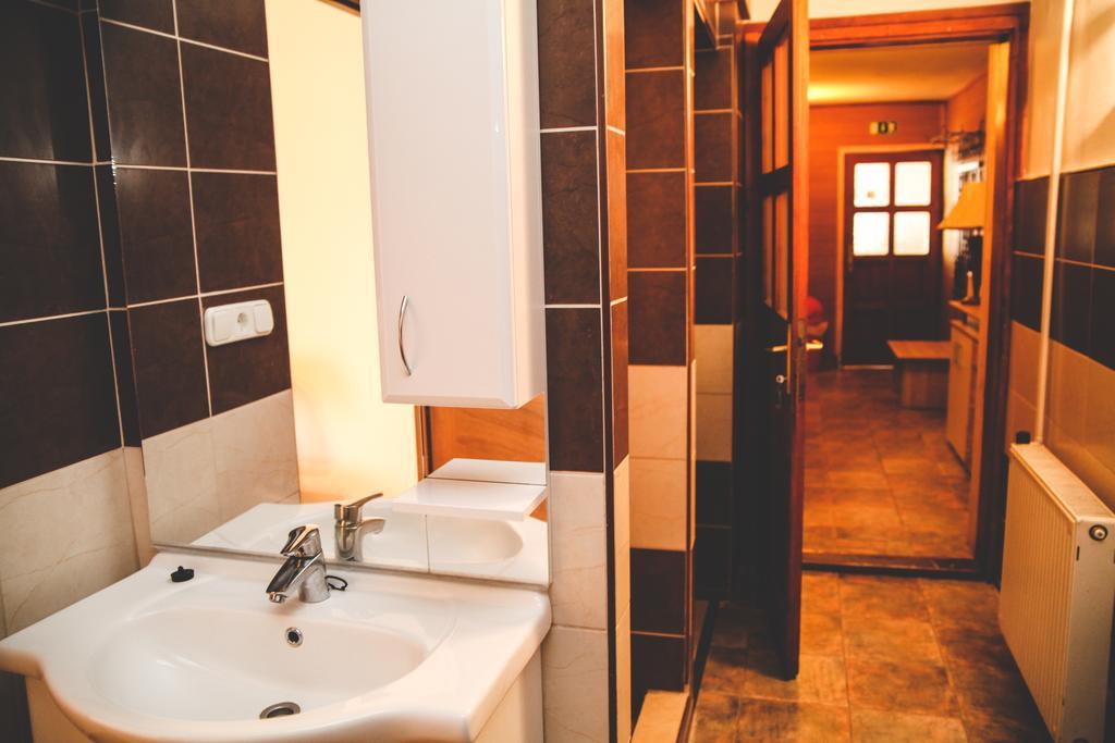 Borostyankert Etterem & Vendeghaz Hotell Sitke Exteriör bild